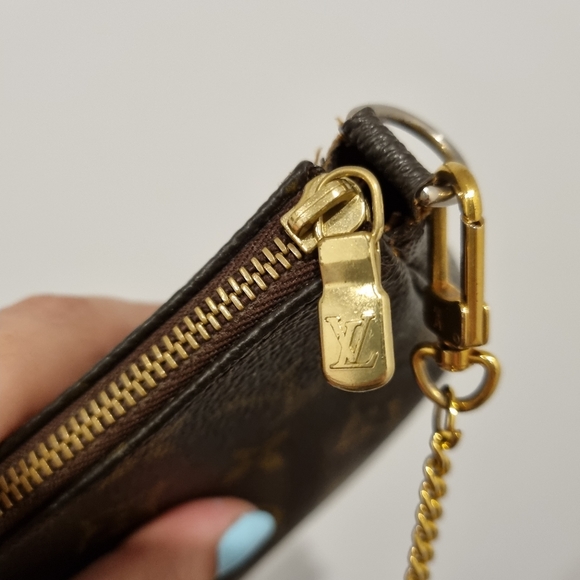 Louis Vuitton Pochette Accessoires - Picture 4 of 10